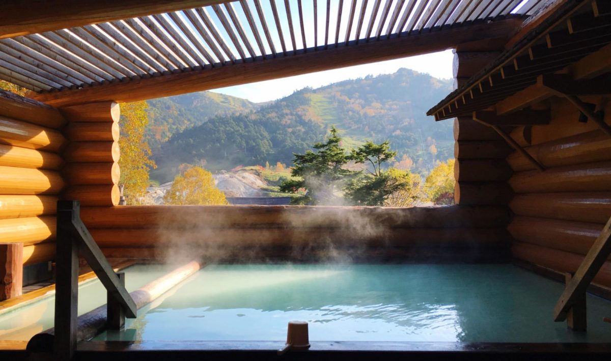L’hébergement insolite dans le Jura : un moyen unique de vivre la nature autrement