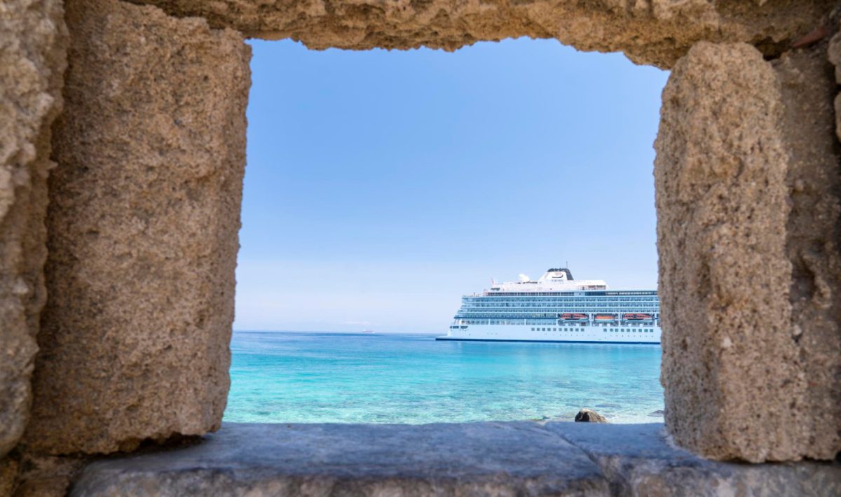 Croisière familiale en Méditerranée : navire tout compris ou itinéraire sur-mesure ?